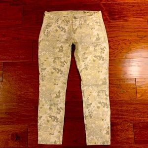 🌈 Blank NYC Cropped Neutral Camo Jean | Size 26